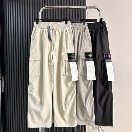 フェラガモ カジュアルパンツ