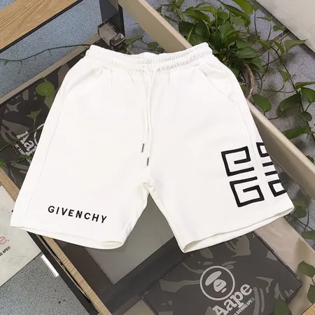 ジバンシィ ショートパンツ