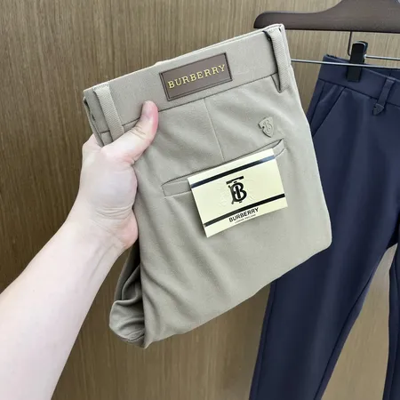 バーバリー ス カジュアルパンツ