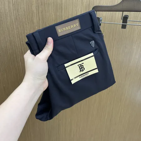 バーバリー ス カジュアルパンツ