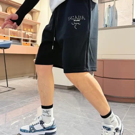 プラダ ショートパンツ