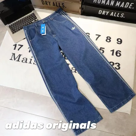 アディダス カジュアルパンツ