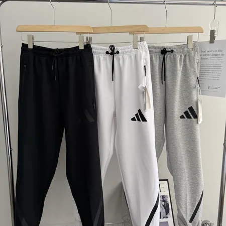 アディダス カジュアルパンツ