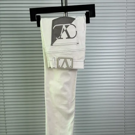 ヴァレンティノ ジーンズ