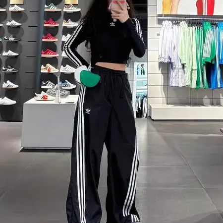 アディダス カジュアルパンツ