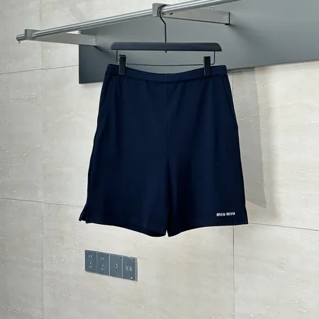 ステューシー ショートパンツ