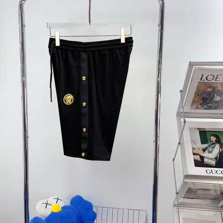 ヴェルサーチ ショートパンツ