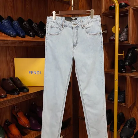 フェンディ ジーンズ