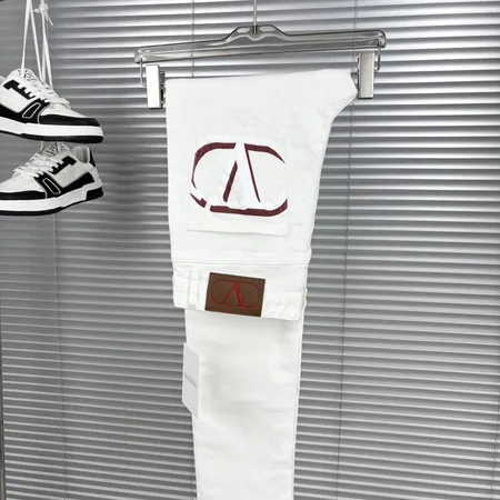 ヴァレンティノ ジーンズ