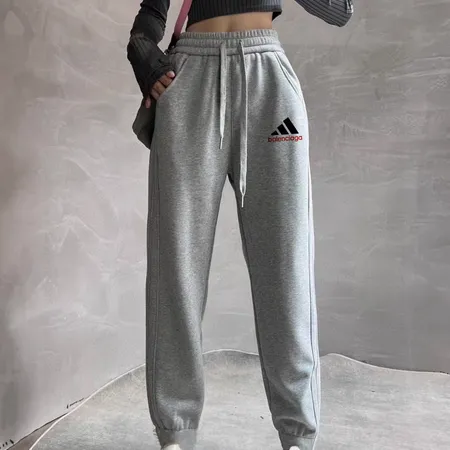 アディダス カジュアルパンツ