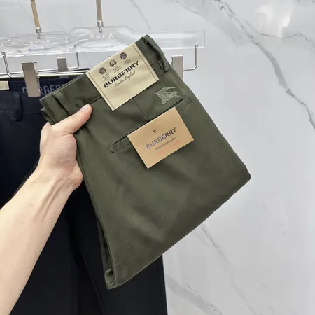 バーバリー ス カジュアルパンツ