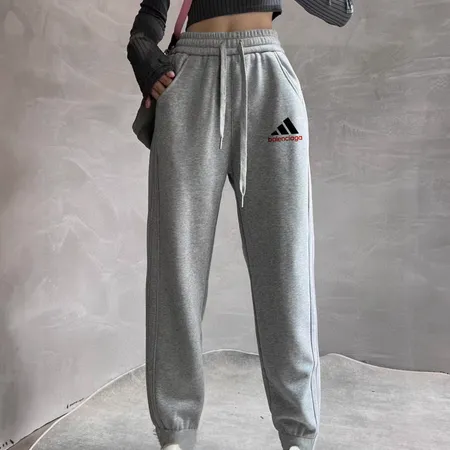 アディダス カジュアルパンツ