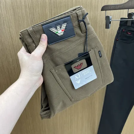 アルマーニ カジュアルパンツ
