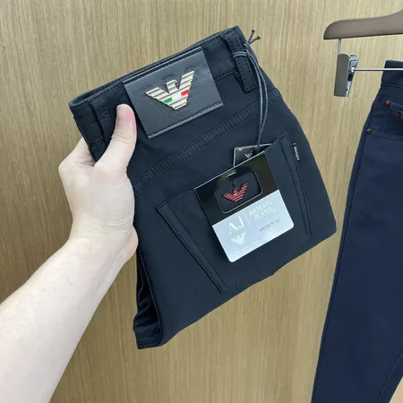 アルマーニ カジュアルパンツ