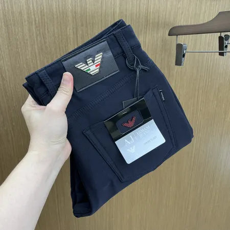 アルマーニ カジュアルパンツ