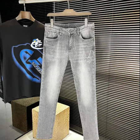 ヴァレンティノ ジーンズ