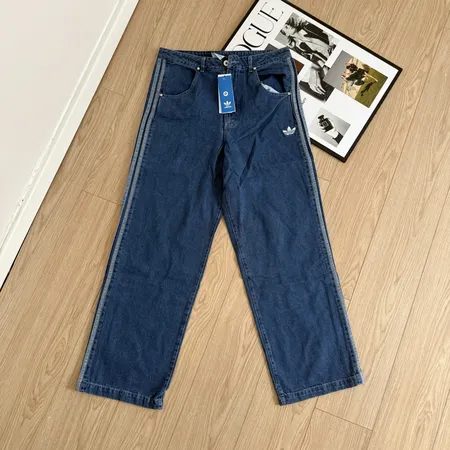アディダス ジーンズ