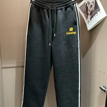 バレンシアガ カジュアルパンツ