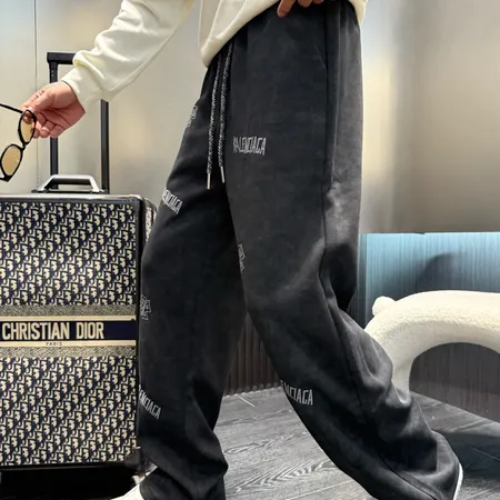 バレンシアガ カジュアルパンツ