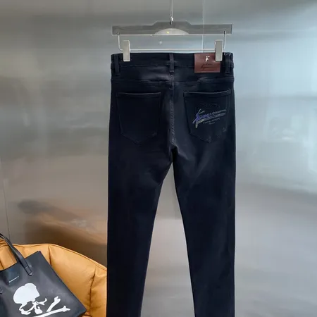 フェラガモ ジーンズ