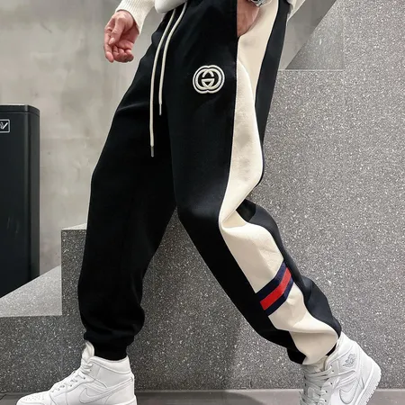 グッチ カジュアルパンツ