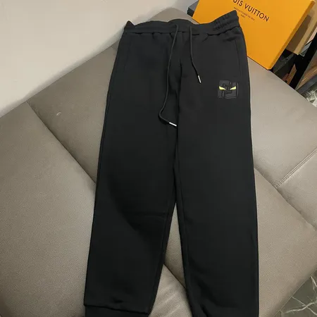 フェンディ カジュアルパンツ