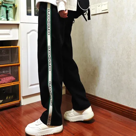 グッチ カジュアルパンツ