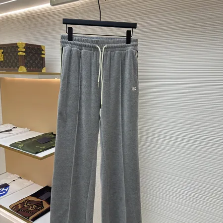 セリーヌ カジュアルパンツ