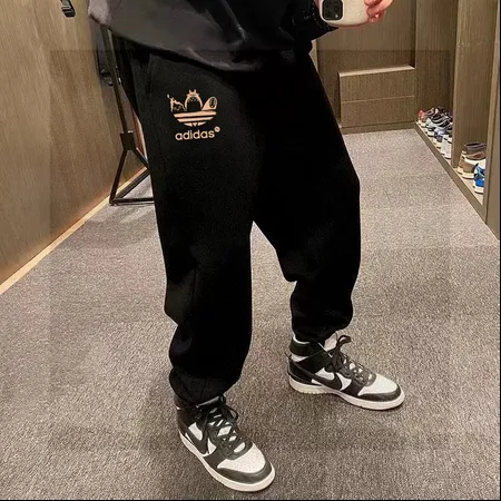 アディダス カジュアルパンツ