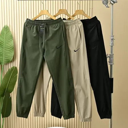 ナイキ カジュアルパンツ