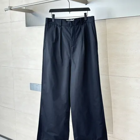 ロエベ カジュアルパンツ