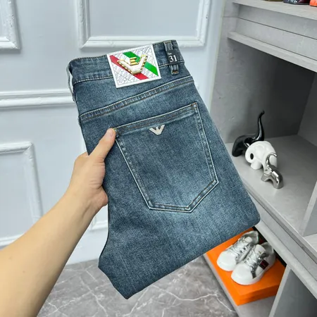 アルマーニ ジーンズ