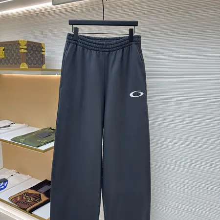 バレンシアガ カジュアルパンツ