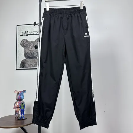 バレンシアガ カジュアルパンツ