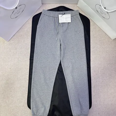 プラダ カジュアルパンツ