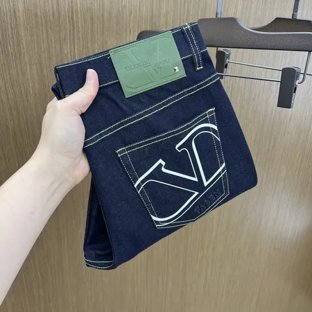 ヴァレンティノ ジーンズ