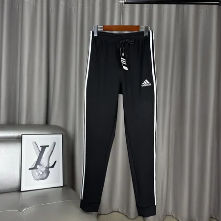 アディダス カジュアルパンツ