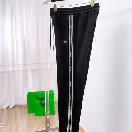 プラダ カジュアルパンツ