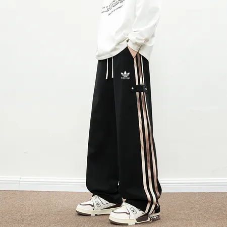 アディダス カジュアルパンツ