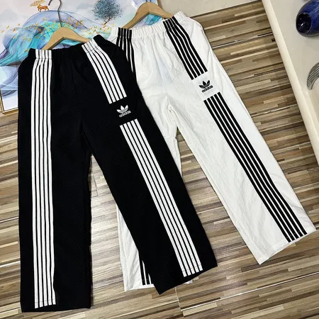 アディダス カジュアルパンツ