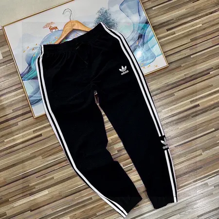 アディダス カジュアルパンツ