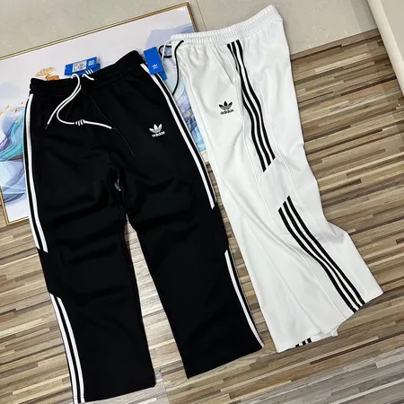 アディダス カジュアルパンツ