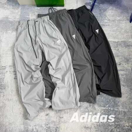 アディダス カジュアルパンツ