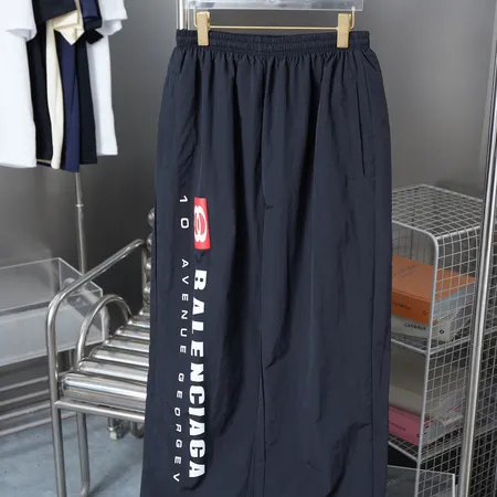 バレンシアガ カジュアルパンツ