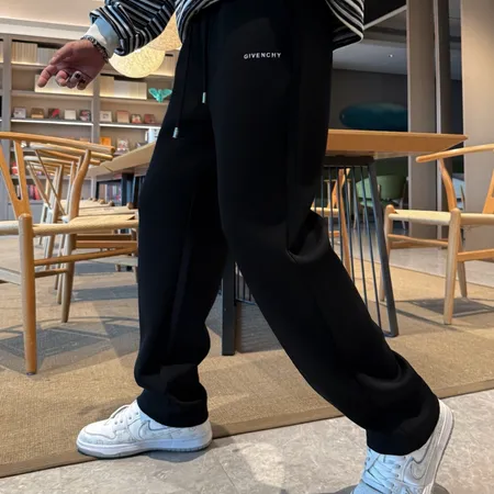 ジバンシィ カジュアルパンツ