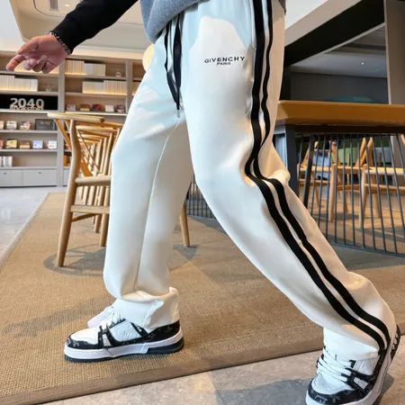 ジバンシィ カジュアルパンツ