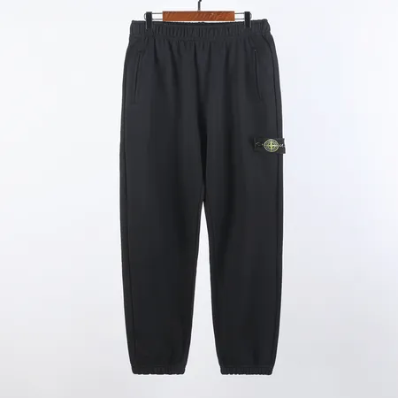 フェラガモ カジュアルパンツ