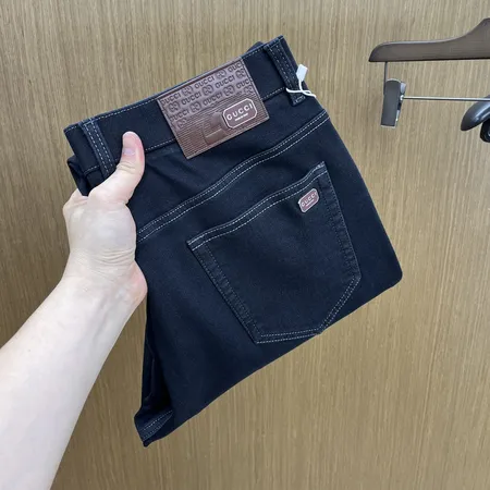 グッチ ジーンズ