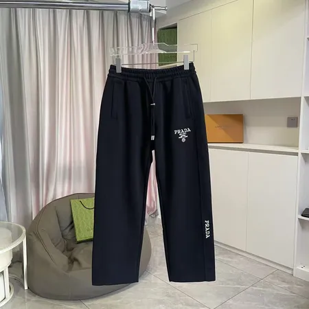 プラダ カジュアルパンツ