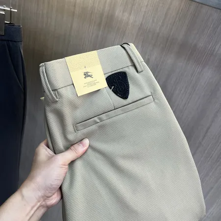 バーバリー ス カジュアルパンツ